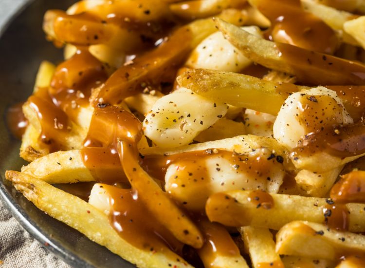 Poutine maison traditionnelle – Recette authentique du Québec